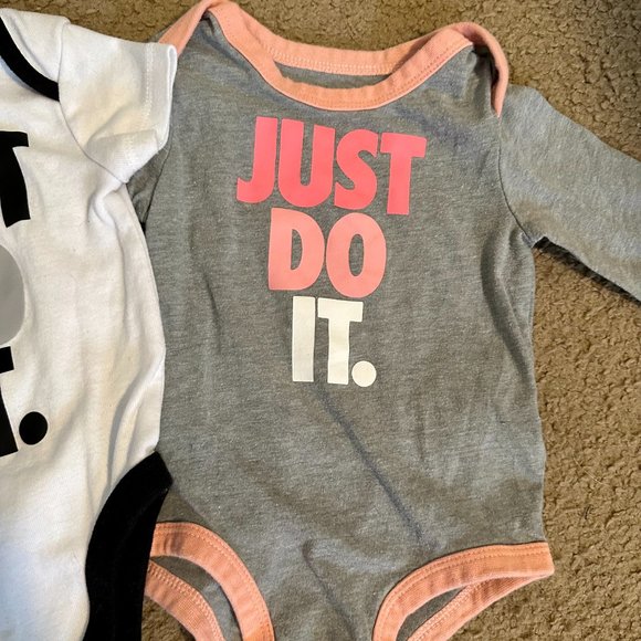 Nike Infant Onesies - 6 Months (3 pack) - Picture 4 of 4